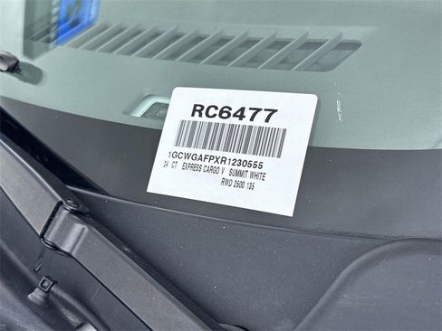 Used 2024 Chevrolet Express 2500 w/ Driver Convenience Package image 28