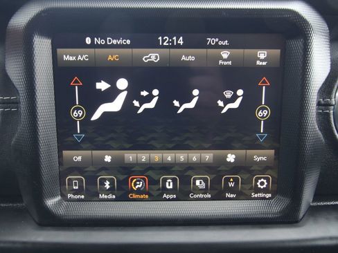 Used 2023 Jeep Wrangler Unlimited Sahara image 29