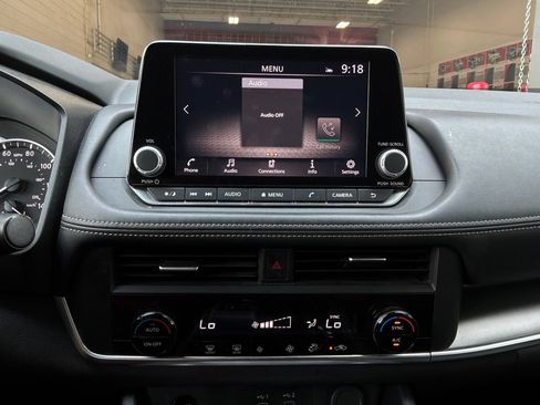 Used 2025 Nissan Rogue SV FWD image 27