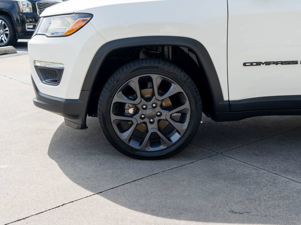 Used 2021 Jeep Compass Latitude w/ Sun and Sound Group AWD/4WD image 31