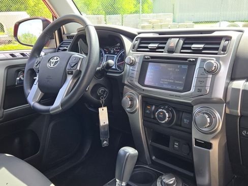Used 2018 Toyota 4Runner SR5 Premium AWD/4WD image 7