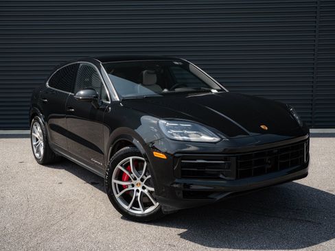 Certified 2024 Porsche Cayenne S AWD/4WD image 27