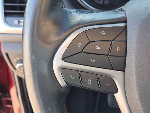 Used 2019 Jeep Grand Cherokee Laredo w/ Security & Convenience Group image 10