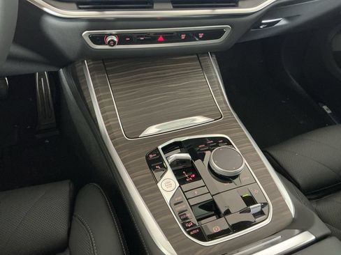 Used 2026 BMW X7 xDrive40i w/ M Sport Package AWD/4WD image 14