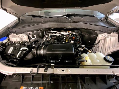 Used 2021 Ford Explorer XLT w/ Equipment Group 202A image 30