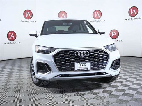 Used 2024 Audi Q5 2.0T Premium image 3