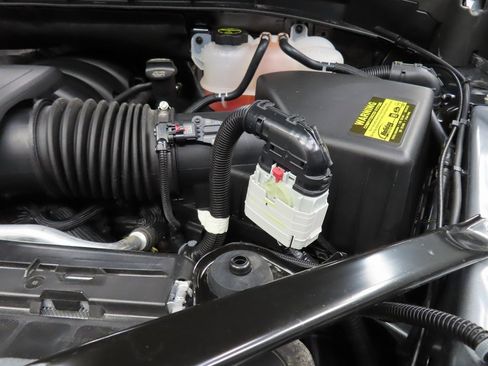 Used 2025 GMC Sierra 1500 SLE image 21