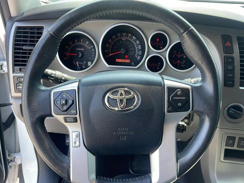 Used 2016 Toyota Sequoia SR5 w/ Premium Package AWD/4WD image 22
