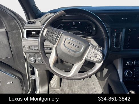 Used 2022 GMC Yukon XL Denali image 14
