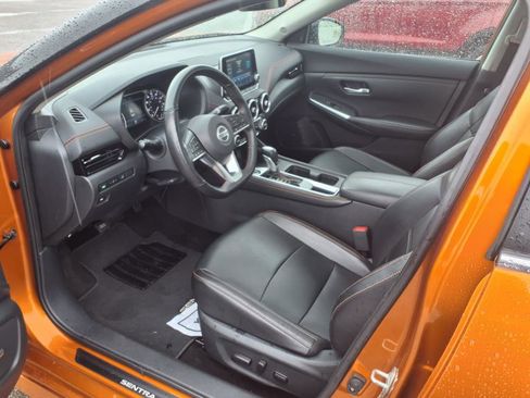 Used 2023 Nissan Sentra SR w/ SR Premium Package image 12