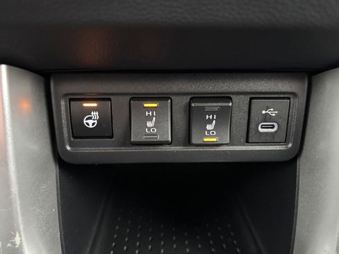 Used 2023 Toyota Corolla Cross LE image 28