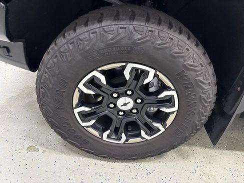 Used 2024 Chevrolet Silverado 1500 ZR2 AWD/4WD image 11