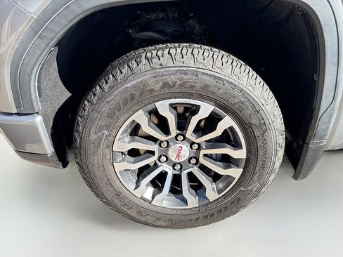 Used 2024 GMC Sierra 1500 AT4 w/ Technology Package image 32