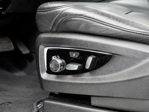 Used 2019 Cadillac Escalade ESV Platinum image 11