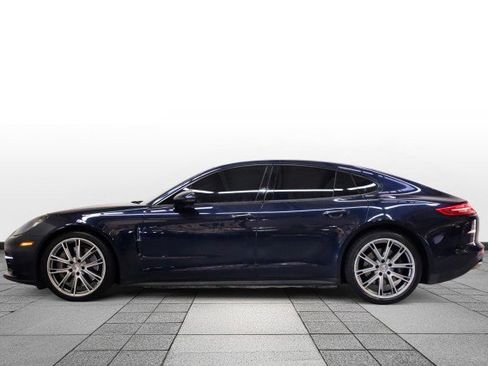 Used 2019 Porsche Panamera w/ Premium Package image 4