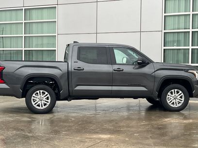 New 2026 Toyota Tundra SR5 w/ SR5 Premium Package