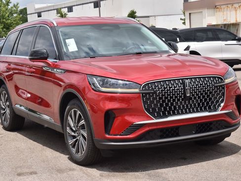 New 2026 Lincoln Aviator AWD image 3