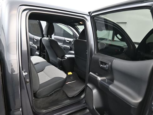 Used 2023 Toyota Tacoma TRD Sport w/ Technology Package AWD/4WD image 15