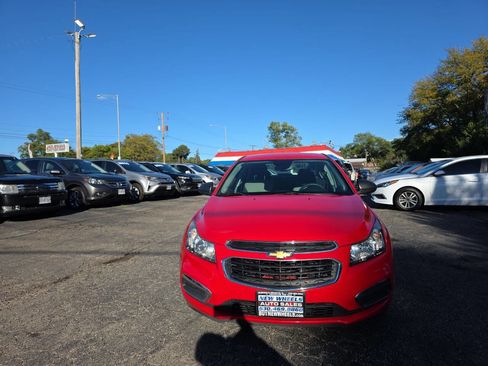 Used 2015 Chevrolet Cruze LS image 4