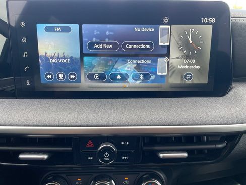 Certified 2025 Nissan Kicks SV FWD image 19