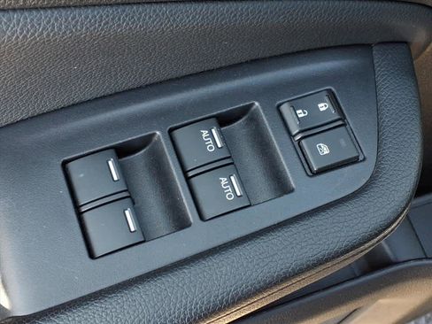 Used 2018 Honda Pilot Touring image 26