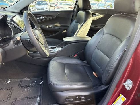 Used 2018 Chevrolet Malibu LT w/ Leather Package FWD image 11