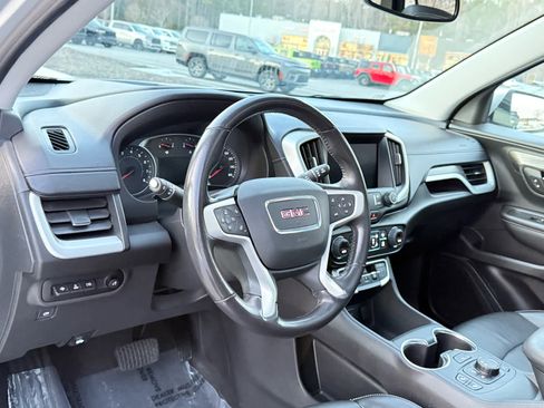 Used 2022 GMC Terrain SLT w/ Tech Package image 15