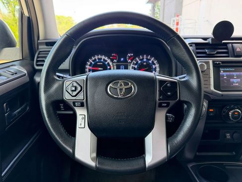 Used 2018 Toyota 4Runner SR5 Premium image 11