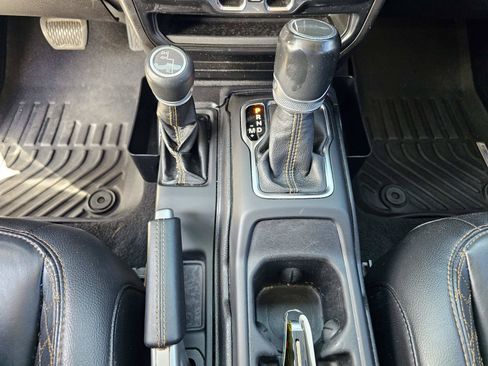 Used 2021 Jeep Gladiator Overland AWD/4WD image 26