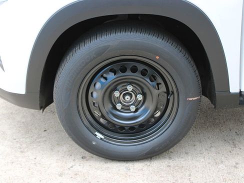 New 2026 Chevrolet Trax LS image 40