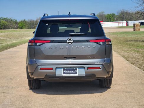 New 2026 Nissan Pathfinder SL image 8