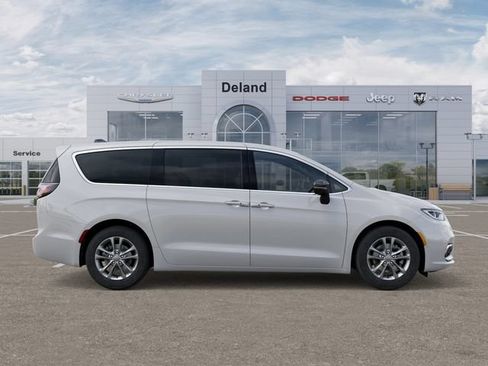 New 2026 Chrysler Pacifica Select FWD image 23