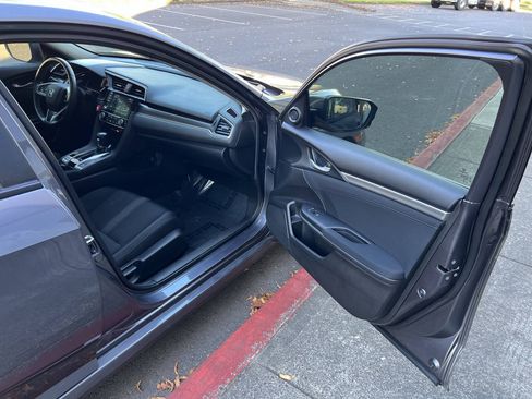 Used 2020 Honda Civic EX image 9