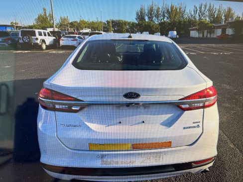 Used 2018 Ford Fusion SE w/ Equipment Group 602A FWD image 12