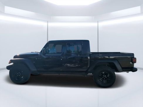 Used 2025 Jeep Gladiator Sport AWD/4WD image 5