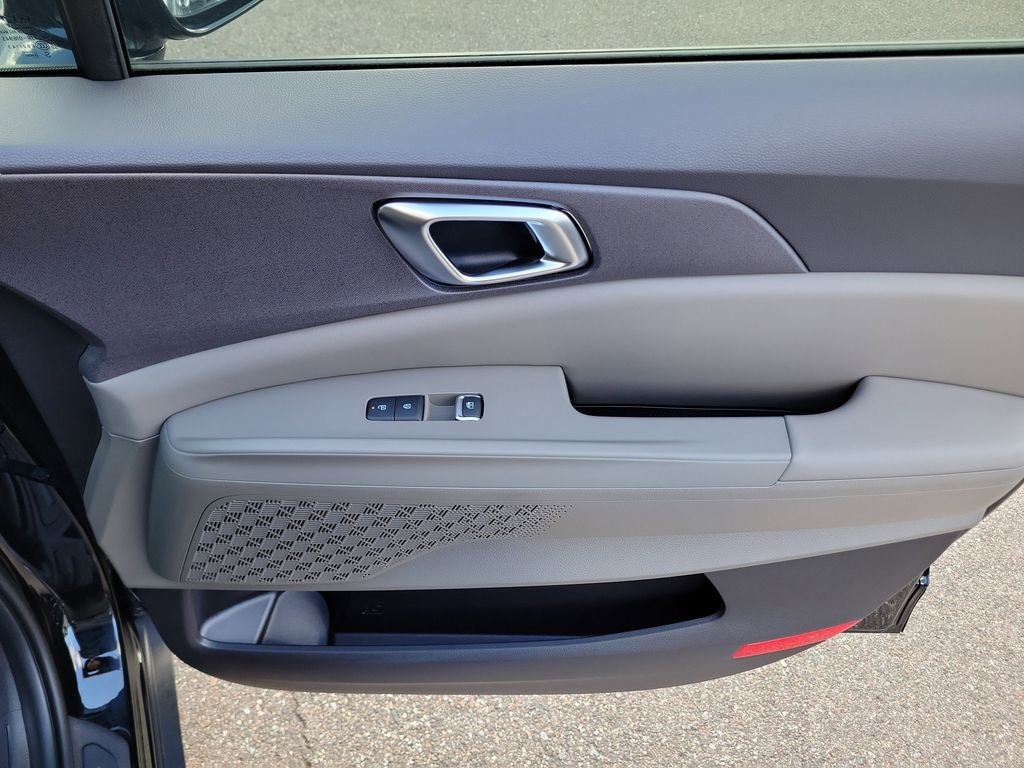 New 2026 Kia Carnival EX FWD image 10
