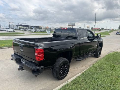 Used 2019 Chevrolet Silverado 2500 LTZ w/ Midnight Edition AWD/4WD image 5