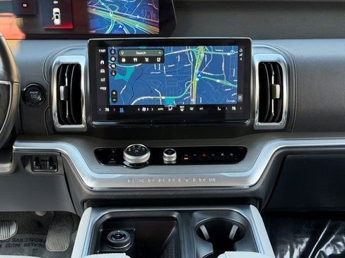 Certified 2025 Ford Expedition Max Platinum image 5