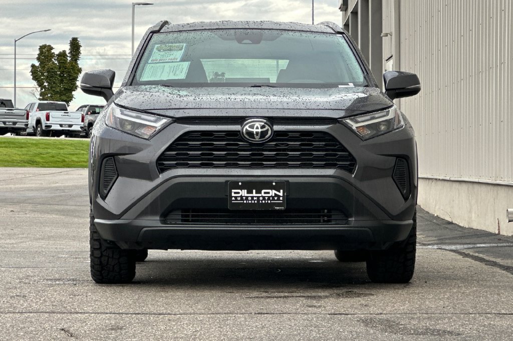 Used 2025 Toyota RAV4 XLE AWD/4WD image 3