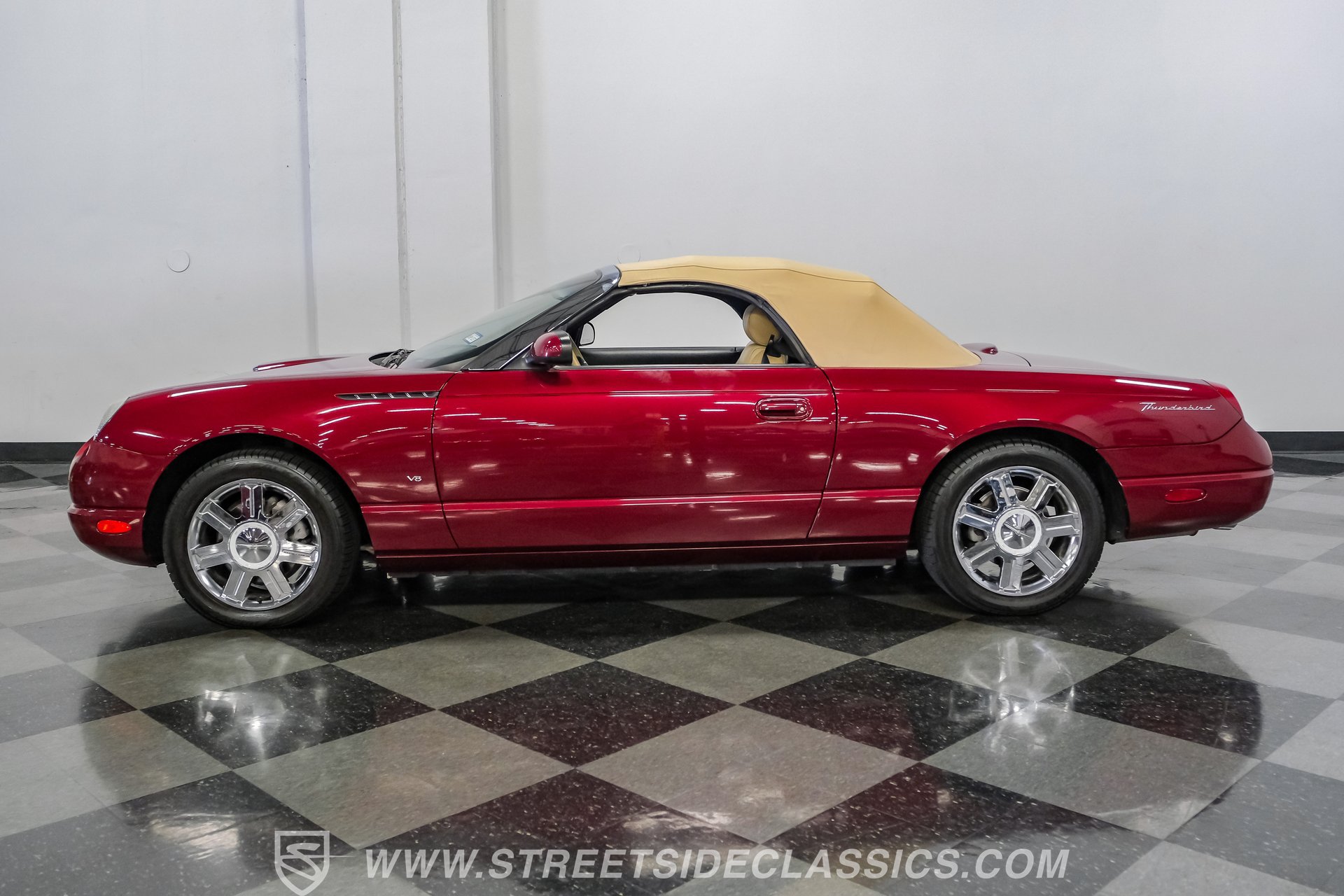 Used 2004 Ford Thunderbird RWD image 21