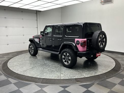Used 2018 Jeep Wrangler Unlimited Sahara image 2