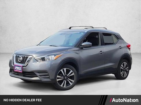 Used 2020 Nissan Kicks SV FWD image 1