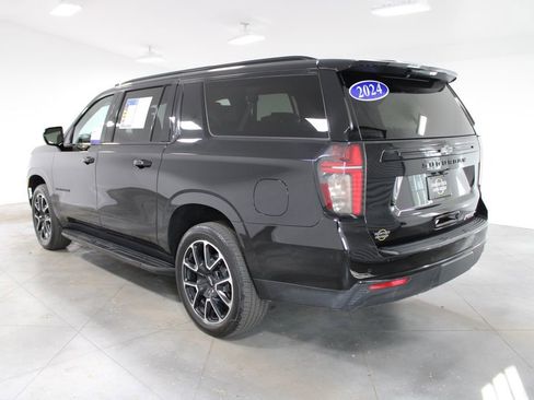 Used 2024 Chevrolet Suburban RST image 8