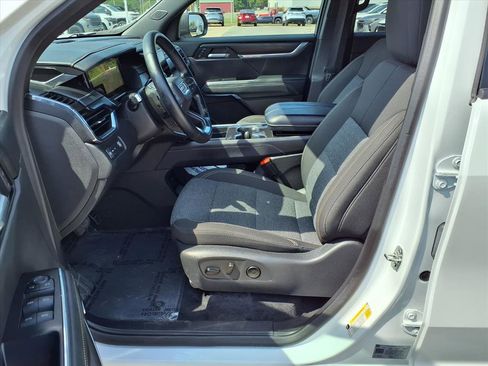 Used 2025 GMC Acadia Elevation image 16