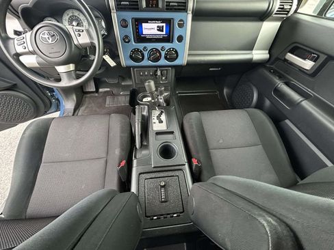 Used 2011 Toyota FJ Cruiser 4WD image 13