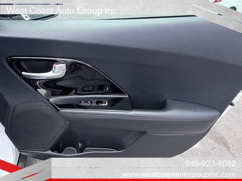 Used 2020 Kia Niro Touring FWD image 15