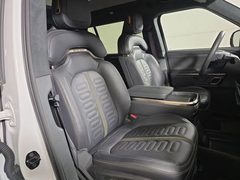 Used 2024 Rivian R1S Adventure AWD/4WD image 24