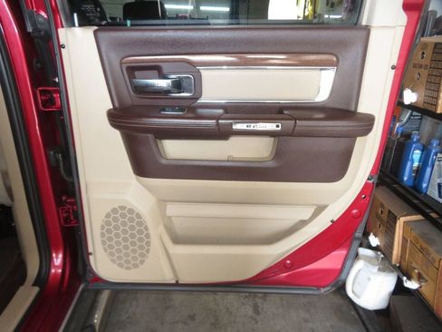 Used 2014 RAM 1500 Laramie w/ Convenience Group image 28