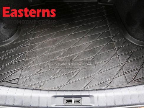 Used 2016 Nissan Maxima Platinum w/ Interior Lighting Package image 9