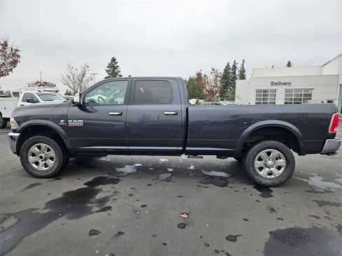 Used 2018 RAM 2500 Laramie image 3